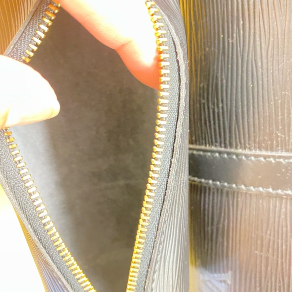 VINTAGE LOUIS VUITTON EPI LEATHER SOUFFLOT SATCHEL - Picture 6 of 8